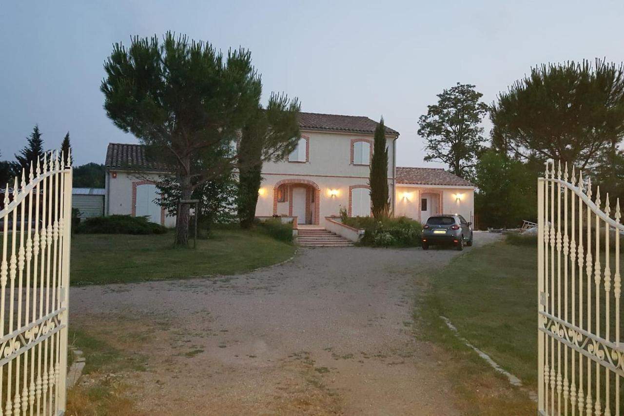 Logement Avec Piscine, Classe 3 Etoiles, De 42 M2 Tout Confort Au Calme Pour Un Couple Cahuzac-sur-Vere Exterior photo